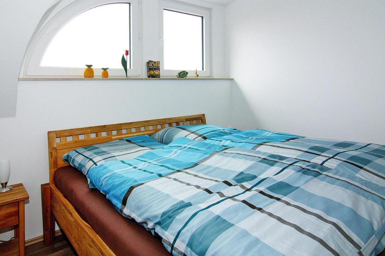 Reetdachhaus Lotte Mit Sauna Und Kaminofen Am Yachthafen In Vieregge ภายนอก รูปภาพ