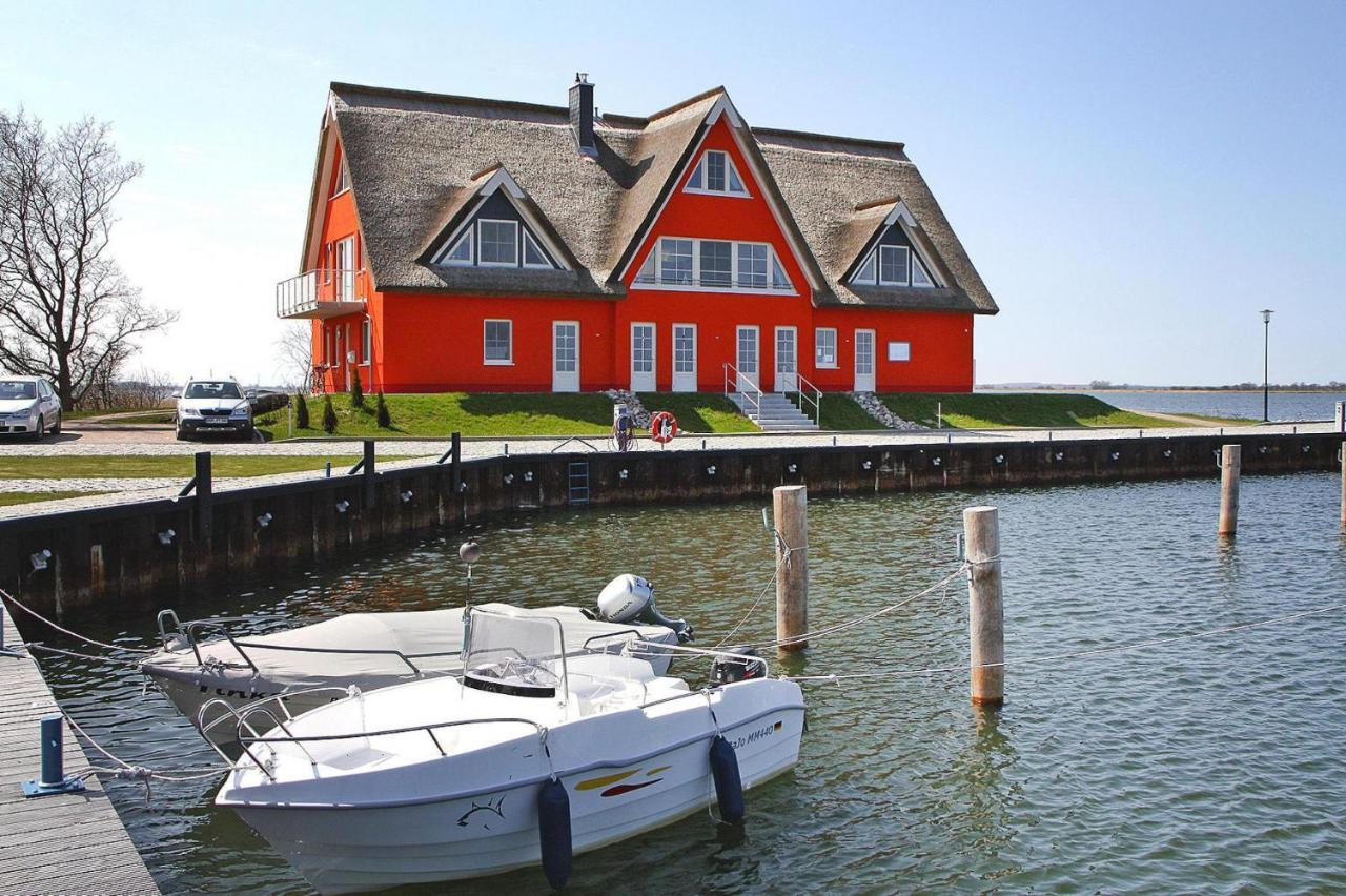 Reetdachhaus Lotte Mit Sauna Und Kaminofen Am Yachthafen In Vieregge ภายนอก รูปภาพ